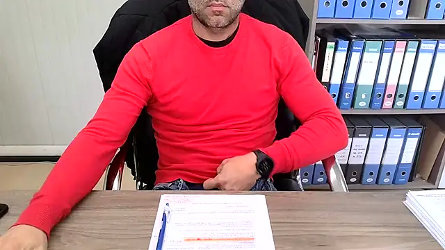 Snapshot of Evasionee chatting on 11-28-25, 10:40 Evasionee online show from 11-28-25, 10:40