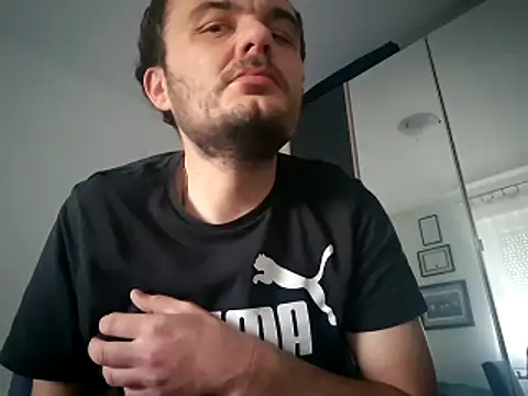 Snapshot of domymatteo69 chatting on 10-31-25, 03:02 domymatteo69 online show from 10-31-25, 03:02