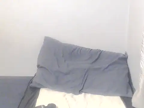 Snapshot of EbonyTinyX chatting on 10-31-25, 06:53 EbonyTinyX online show from 10-31-25, 06:53