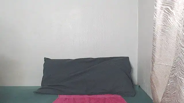 Snapshot of EbonyTinyX chatting on 11-28-25, 01:30 EbonyTinyX online show from 11-28-25, 01:30