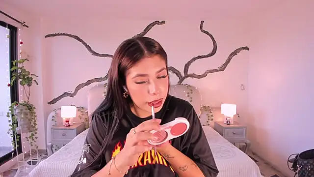 Snapshot of AsiaMillerr_ chatting on 11-24-25, 12:38 AsiaMillerr online show from 11-24-25, 12:38