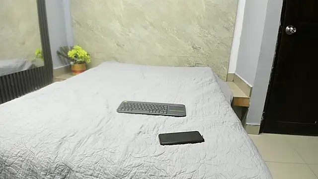 Sarahh-19 online show from 11-27-25, 11:45