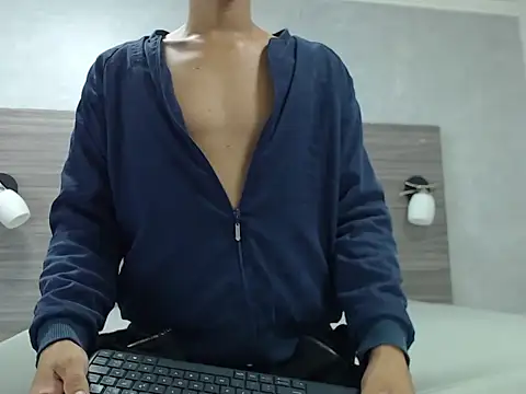 wiltom  online show from 11-11-25, 03:50