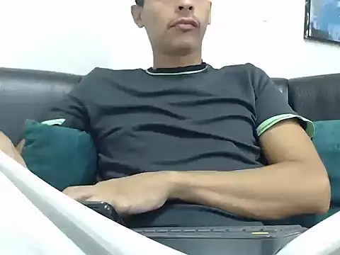 wiltom  online show from 11-23-25, 03:39