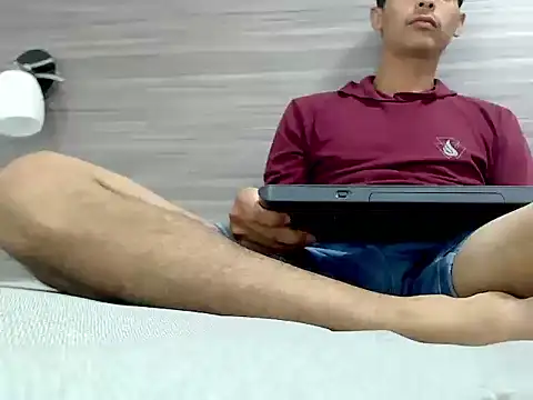 wiltom  online show from 11-26-25, 04:57