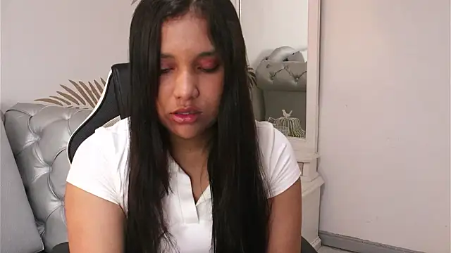 Isabelle Lane online show from 03-10-26, 12:32