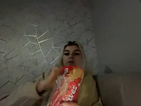 rosie-hipstergal online show from 11-29-25, 11:19