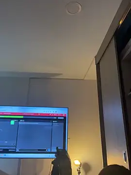 GiaStonne online show from 11-28-25, 02:58