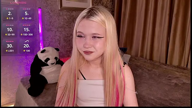 Snapshot of VivieSunn chatting on 04-30-26, 03:07 VivieSunn online show from 04-30-26, 03:07