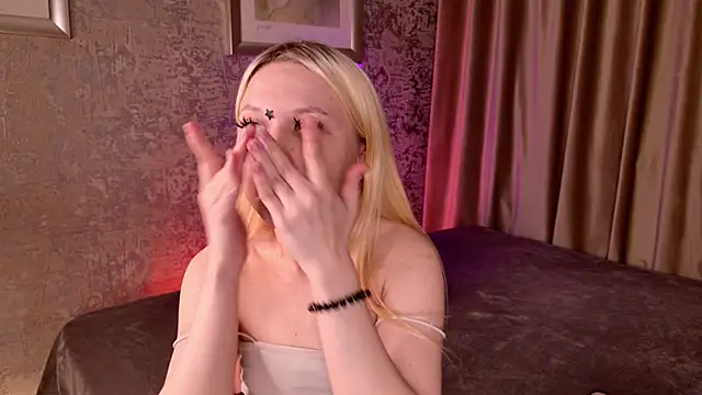 Snapshot of VivieSunn chatting on 06-05-26, 02:56 VivieSunn online show from 06-05-26, 02:56