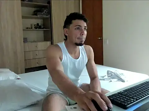 Snapshot of bbenboxer chatting on 12-15-25, 07:51 bbenboxer online show from 12-15-25, 07:51