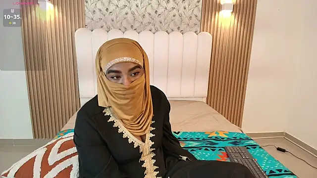 Snapshot of Lina_arabiann chatting on 12-01-25, 12:32 Lina arabiann online show from 12-01-25, 12:32