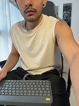 IamKael  online show from 02-26-26, 01:21