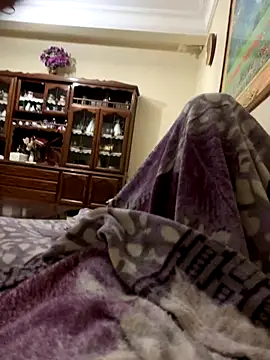 Snapshot of Unique-Man chatting on 10-24-25, 11:12 Unique-Man online show from 10-24-25, 11:12