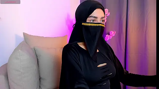 shaima   online show from 12-15-25, 08:46