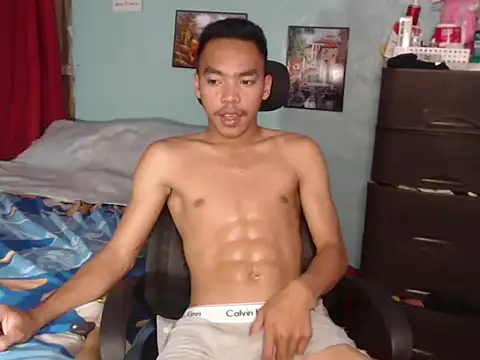 slimraz02 online show from 03-12-26, 12:28