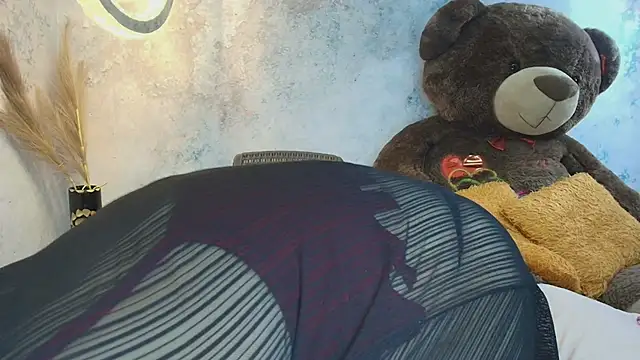 Snapshot of laliItaclark chatting on 11-05-25, 12:16 laliItaclark online show from 11-05-25, 12:16