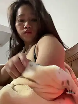 Snapshot of Zuzu-6 chatting on 01-05-26, 05:27 Zuzu-6 online show from 01-05-26, 05:27