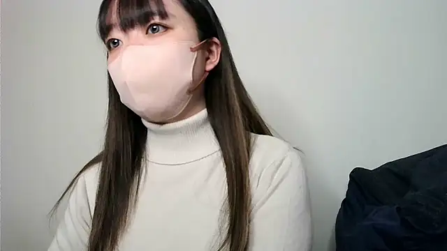 Snapshot of yua_chan00 chatting on 11-11-25, 12:49 yua chan00 online show from 11-11-25, 12:49