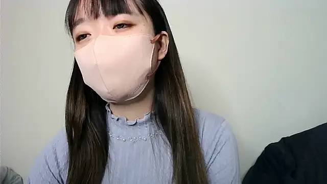 Snapshot of yua_chan00 chatting on 11-14-25, 03:22 yua chan00 online show from 11-14-25, 03:22