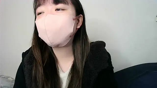 Snapshot of yua_chan00 chatting on 11-24-25, 06:35 yua chan00 online show from 11-24-25, 06:35