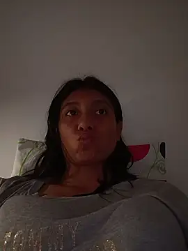 Snapshot of YeseniaRodriguez3 chatting on 01-08-26, 10:23 YeseniaRodriguez3 online show from 01-08-26, 10:23