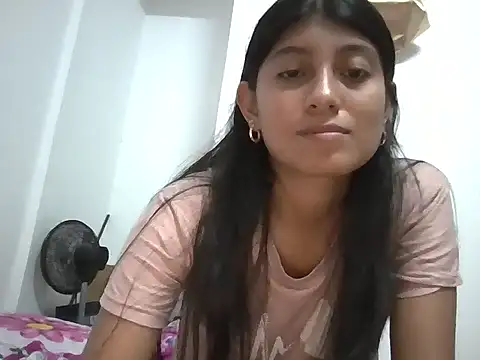 YeseniaRodriguez3 online show from 03-10-26, 12:26