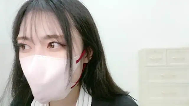 Snapshot of annachan_v chatting on 04-13-26, 03:50 annachan v online show from 04-13-26, 03:50