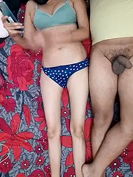 Snapshot of couple-open-enjoy chatting on 05-27-26, 12:13 couple-open-enjoy online show from 05-27-26, 12:13