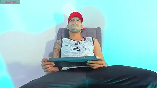 Snapshot of harold_777 chatting on 11-07-25, 02:39 harold 777 online show from 11-07-25, 02:39