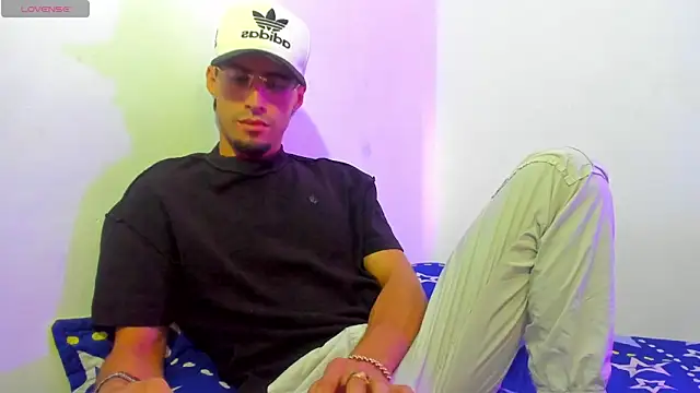 Snapshot of harold_777 chatting on 11-25-25, 09:37 harold 777 online show from 11-25-25, 09:37