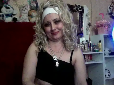 xHot Amazonq online show from 11-02-25, 10:23