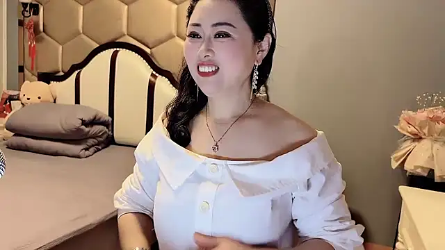 yaoyao22678 online show from 05-07-26, 02:06