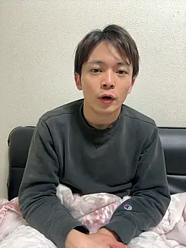 Snapshot of miyabi_yabi chatting on 12-16-25, 02:44 miyabi yabi online show from 12-16-25, 02:44