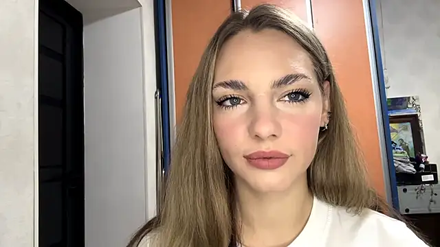 Snapshot of IlanaLafferty chatting on 11-14-25, 07:12 IlanaLafferty online show from 11-14-25, 07:12