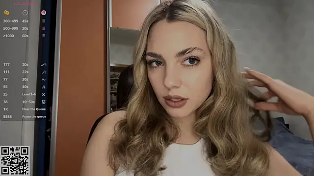 Snapshot of IlanaLafferty chatting on 12-19-25, 06:59 IlanaLafferty online show from 12-19-25, 06:59