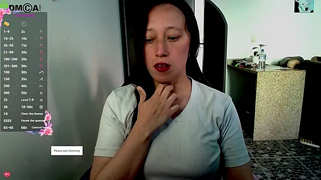 Snapshot of Sunshine_e chatting on 06-16-26, 08:44 Sunshine e online show from 06-16-26, 08:44