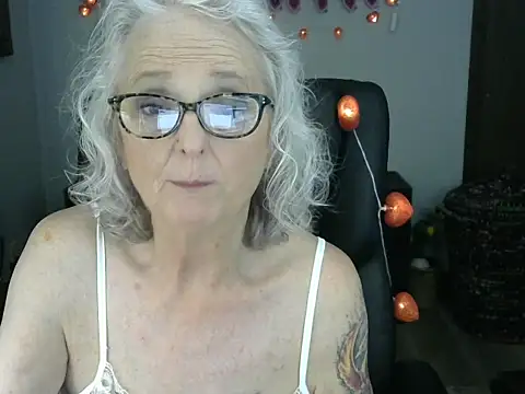 Snapshot of JoleneDelacroix chatting on 02-15-26, 06:15 JoleneDelacroix online show from 02-15-26, 06:15