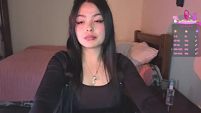 Snapshot of Lee_Moyalune chatting on 11-19-25, 04:34 Lee Moyalune online show from 11-19-25, 04:34