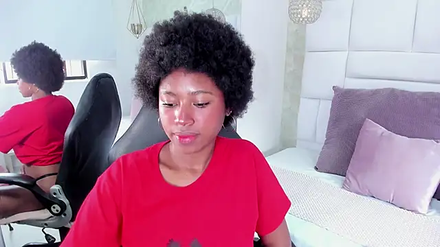 Snapshot of violeta_ruizz chatting on 11-24-25, 04:29 violeta ruizz online show from 11-24-25, 04:29