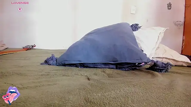 ghostwomaan online show from 05-26-26, 01:29