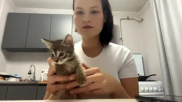 WilmaWeis online show from 10-26-25, 02:01