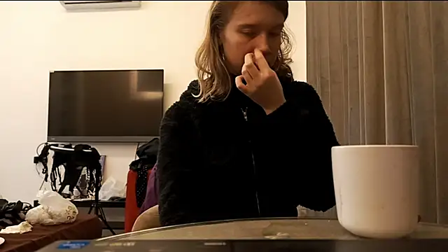 MargaretFairy online show from 12-15-25, 04:33