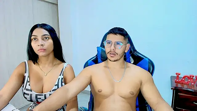 Snapshot of sophia_and_alex chatting on 12-20-25, 10:50 sophia and alex online show from 12-20-25, 10:50