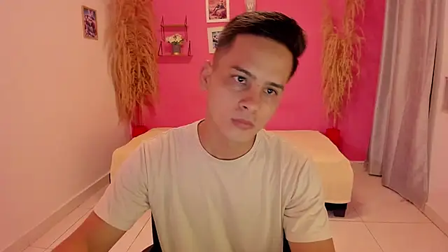 elmasmas01 online show from 11-07-25, 12:49