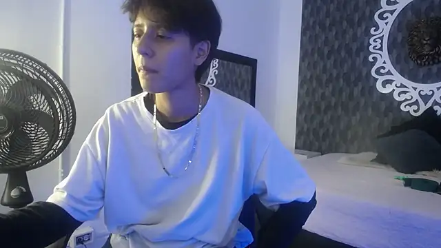 Ghost  Girl  online show from 11-02-25, 01:30