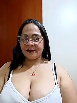 Snapshot of Angie_milf50 chatting on 10-29-25, 02:14 Angie milf50 online show from 10-29-25, 02:14