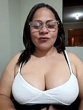 Snapshot of Angie_milf50 chatting on 11-04-25, 02:21 Angie milf50 online show from 11-04-25, 02:21