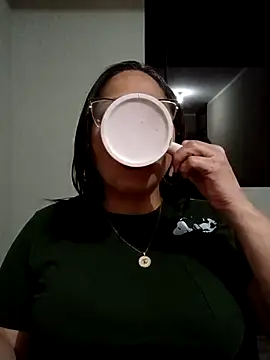 Snapshot of Angie_milf50 chatting on 11-06-25, 03:18 Angie milf50 online show from 11-06-25, 03:18