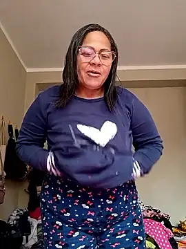 Snapshot of Angie_milf50 chatting on 11-08-25, 03:23 Angie milf50 online show from 11-08-25, 03:23